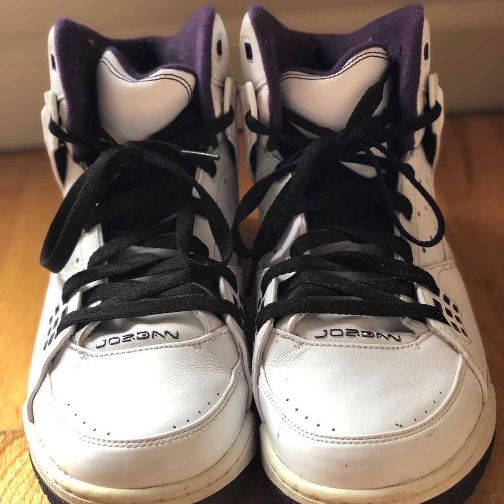 Nike Air Jordan SC — model #538698-108 - Picture 2 of 3